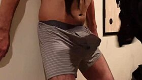 watch this femdom bitch kick and slap my throbbing cock till i beg【閲覧注意】