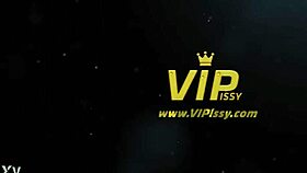 Amaris learns pussy licking closeup from wet Leidy de Leon