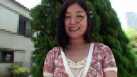 Chiyo Yamabe flaunts her creampie-soaked hairy pussy up close