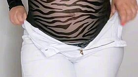 stepmom's juicy fat pussy on curvy latina milf body