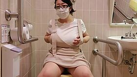 chubby japanese housewife snaps intimate no-panties selfie playtime