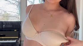 i love teasin you with my huge natural tits... cant stop shakin em