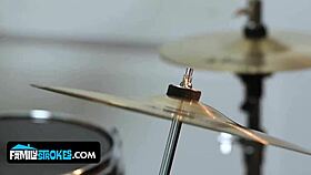 Bubble butt gal ritche teases in wild group parody fuck fest full movie