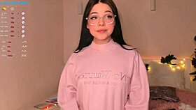 liza's cute petite tits bouncing on w0wgirls chat