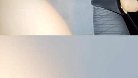 ay que caliente! subo al carro de mi novio pero... me toco sola y lo dejo con las ganas, callejero al maximo!