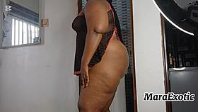 sexy ebony nigerian milf lingerie laundry tease 🧺🍑