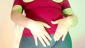 Giant Cameltoe Latina Mexican Milf Masturbates Dripping Pussy in Leggings