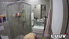luuv kareflore films her amateur homemade shower routine up close