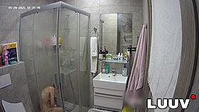 luuv kareflore films her amateur homemade shower routine up close