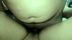 me follo el coño de esta brunette colombiana en doggystyle y stockings hardcore interracial.