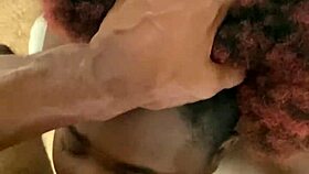 jshump licks juicythehoudini's big clit till she creams hard