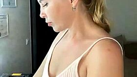 Sugarnadya’s Armpit Fetish: Waxing Gorgeous Arms So Horny?