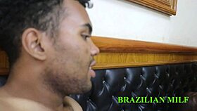 Levei meu amigo negão pra meter no cu da milf gostosa, vídeo completo no red! 🔥🍑