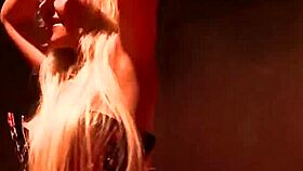 busty milf rubs juicy cunt at live sex show 💦😈