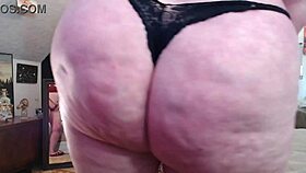 imagine that curvy mature ass bouncing just for you