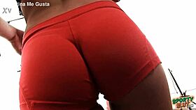omg i luv her round ass cameltoe in tight lycra shorts