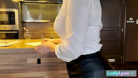 BE A GOOD BOY JERK OFF TO LADY LYNE'S JUICY PUSSY NOW