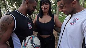 fui devorada em dp anal pelos jogadores do time