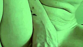 hanysy mature woman toys her pussy with vibrator