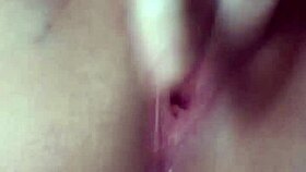 i squirt close up on huge dildo