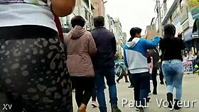 whoa that curvy ass fills those leggings