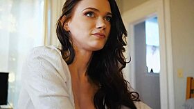 whoa she's gonna cum so freaking hard watch this