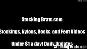 sucking her cute toes makes me throb 😍 wanna lick these 18+ pretties?