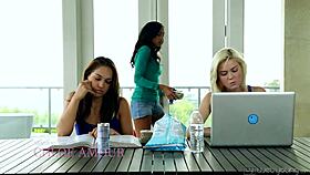 oh sara luvv chloe amour kiss lick pussies dildos orgasm teens
