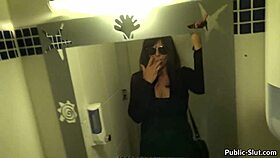 Hot wife flashes big ass then bends for public doggystyle cum!