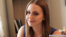 lesbian babe dates brunette then licks her pussy at cafe 💋👅