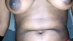 Natural Tits Tease Her Quick Pussy Squirt