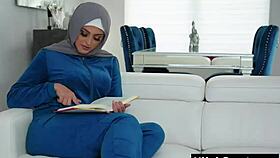 neighbour deflowers virgin muslim pussy with blowjob and licking