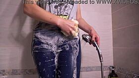 i can't stop teasing my wet camel toe through these tight jeans 😩