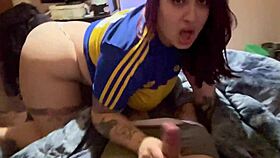 girlfriend sneaks in hot for pussy licking during games