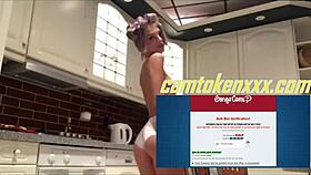 Camtokenxxx's sexy solo teen babe webcam play