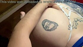 girlfriend sneaks in hot for pussy licking during games