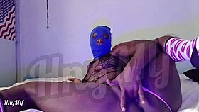 Watch this horny milf vibe her pussy solo at home full vid!