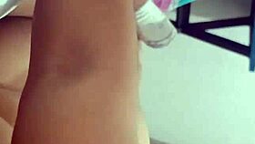 así me encanta manosear tu verga rica, joven... ven a masturbarte conmigo en casa