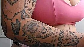 calling neighbor for lunch in tight shorts splitting my swollen pussy