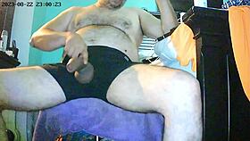wanna catch me flashing my fat curves on cam?