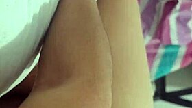 así me encanta manosear tu verga rica, joven... ven a masturbarte conmigo en casa