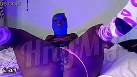 Watch this horny milf vibe her pussy solo at home full vid!