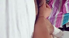 así me encanta manosear tu verga rica, joven... ven a masturbarte conmigo en casa