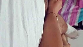 así me encanta manosear tu verga rica, joven... ven a masturbarte conmigo en casa