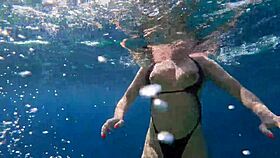 hot milf underwater pounding with juicy cock 😍💦