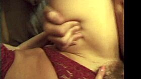 Jeannette spreads wide for intense anal gaping