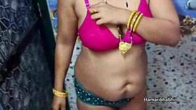 hot desi bhabhi strips naked in steamy bath mms