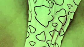 i rub my hairy pussy under the desk in class 😈