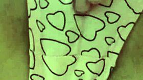 i rub my hairy pussy under the desk in class 😈