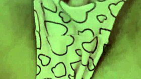 i rub my hairy pussy under the desk in class 😈